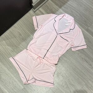 NWT VICTORIA’S SECRET Pink Pajama Set with Black Trim, XS